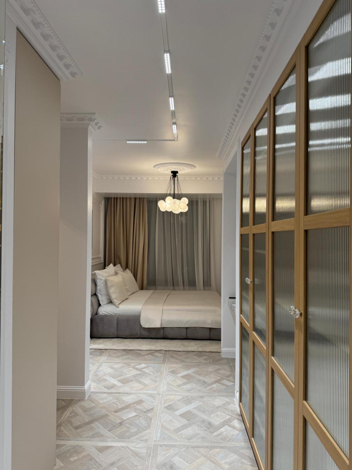Selling Sunset Apartament